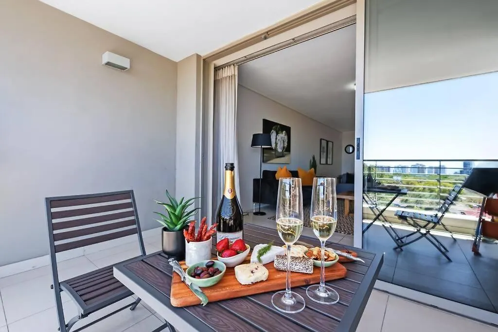 Apartment Stylish Green Point Getaway Cape Town